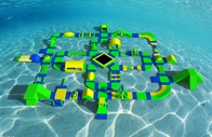 Ενήλικες πλωτό παιχνίδι Aqua διασκέδαση φουσκωτά πάρκα νερού ανατινάξτε το ποδόσφαιρο εμποδίων νερού