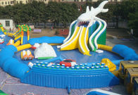 Καταπληκτικά γιγαντιαία πάρκα νερού PVC διογκώσιμα για τα υπαίθρια παιχνίδια 30m θερινού νερού διάμετρος
