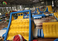 Τα γιγαντιαία διογκώσιμα επιπλέοντα παιχνίδια πάρκων θερινού υπαίθρια aqua πάρκων νερού αθλητικά ταξινομούν 30*25 μ