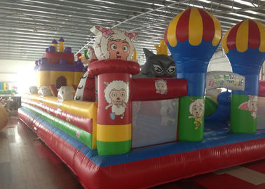 Αστεία διογκώσιμα αθλητικά παιχνίδια PVC, κόκκινη εσωτερική διογκώσιμη παιδική χαρά για την οικογένεια
