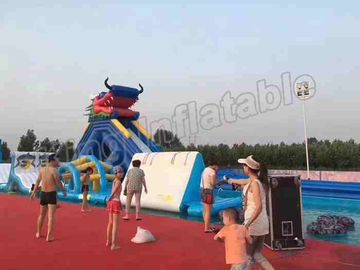 2 ζωικά διογκώσιμα πάρκα νερού εξουσιοδότησης ετών με τη λίμνη πλαισίων/τη φωτογραφική διαφάνεια κινούμενων σχεδίων